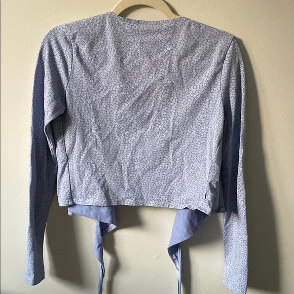 BRANDY Melville Light Blue Wrap Tie Dainty Floral Cropped Cardigan OS/XS - Picture 4 of 5